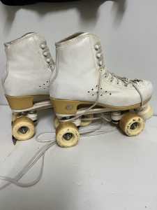 Golden horse professional roller skate size 6