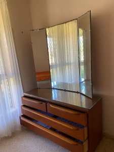 Vintage dressing table reduced to $180SOLD sSOLD 