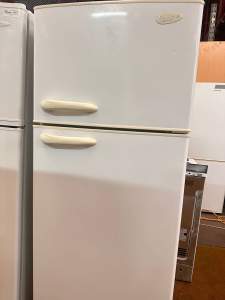 Kelvinator Opal Top Mount Fridge Freezer 410L, 6 Months Warranty 30034