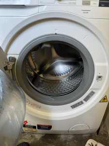 Electrolux washer dryer combo 7.5kg
