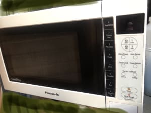 Microwave Panasonic inverter