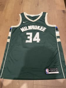 NBA Milwaukee Bulks, Giannis Away jersey