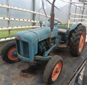 Fordson (Ford UK) Dexta Diesel Tractor with slasher