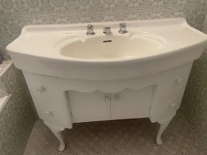 Heritage Bathroom Vanity with Tap Sets (for Vanity & Bath)