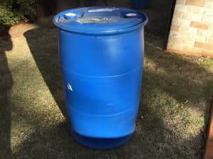 200lt blue plastic drums barrels