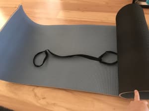 Exercise yoga mat and exercise ab wheel 