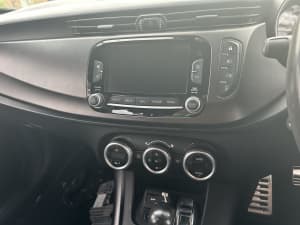 2015 Alfa Romeo Uconnect Radio/Stereo 6”5