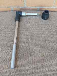 Breaker bar with extension and 41cm socket vgc