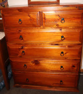 6 Drawer Cabinet 105 cm H x 90 cm W x 40 cm D - Good Condition