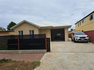 Room For Rent at Glenelg North close to Beach,Transport & Shopping