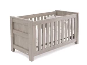 Baby cot (transforms into junior bed)