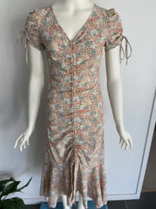 YOURS TRULY - Floral Ruched Front Dress size 6 - preowned