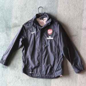 Arsenal Storm-Fit wet weather jacket boys size L (12-13 years)