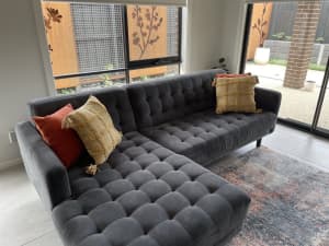 Lounge Lovers - Left Corner Chaise Couch/Sofa 