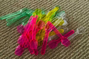 Plastic spoons great for kids parties or use for craft