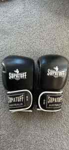 Boxing gloves (x3) and head gear
