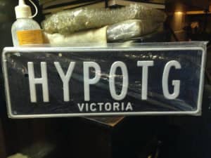PERSONALISED PLATES VICTORIA HYPOTG x2 ---- $1000 ONO