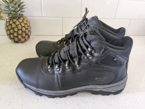 Hiking Boots Size 10 Hi-Tec Altitude 