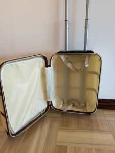 Travel cabin suitcase