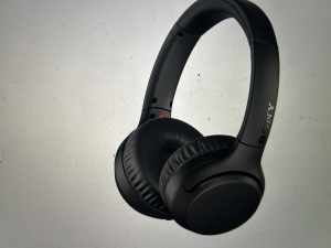 Sony - WH-XB700 Wireless Headphones - Black - 2nd Hand