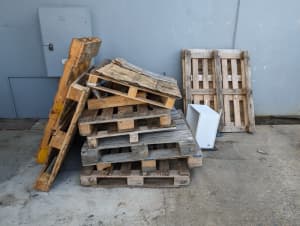 2nd hand pallets - FREE