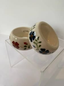 Pair of White & Floral Round Napkin Ring Holders Excellent Condition