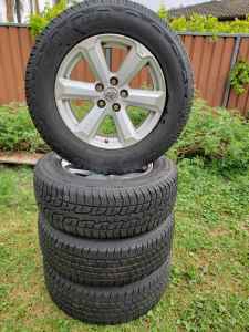 Alloy wheels Toyota kluger v6 fit size tyres 245/65R17 95%good tyres 