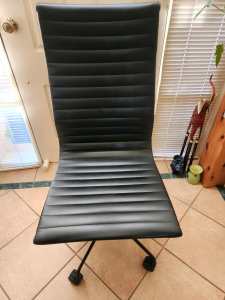 Gas lift Leather Office Chair m
