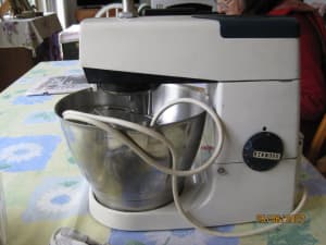 Kenwood chef A701A with many rare extra parts