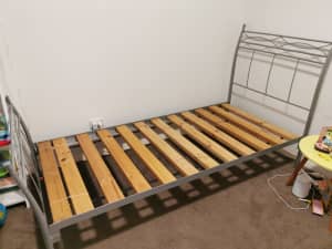 Freedom Single Bed in new condition 