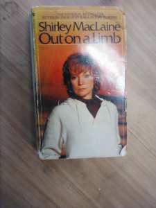 OUT ON A LIMB SHIRLEY MACLAINE PAPERBACK BOOK