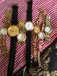 7 USED WATCHES ,need batteries