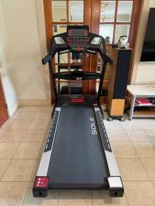SOLE F85 Premium Fitness Treadmill