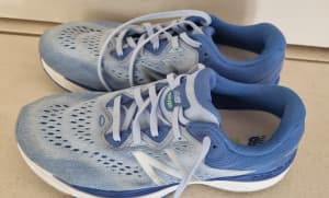 Womens New Balance Vaygo Running Shoes - Wide D Size 9