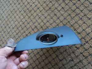 FORD FAIRLANE BA G220 FACTORY CLOCK WITH DASH ICC TOP TRIANGLE MOULDIN