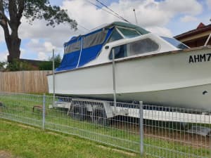 Boat & trailer 15k ono