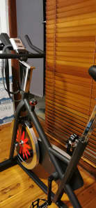 JOROTO Belt Drive Indoor Cycling Bike Spin Bike New & Assembled