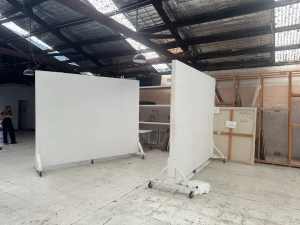 PHOTOGRAPHY STUDIO-BACKDROP/ROLLING WALLS-2.7m x 2.4m