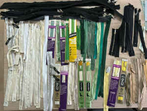 Very large quantity of ZIPS many colours and lengths Bulk Buy