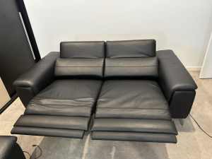 2 x 2.5 seater black leather electric reclining sofas