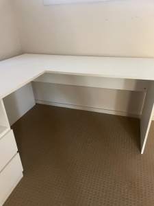 White L shaped desk
