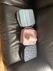 3x Kids lunch boxes