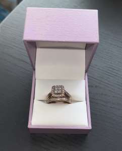 Michael Hill 10K Rose Gold 1 carat Diamonds Engagement Ring set