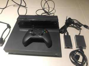 Xbox ONE X console with Kinect 2nd gen plus one controller & 6 games