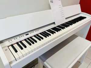 Roland Digital Piano F-130 in excellent condition