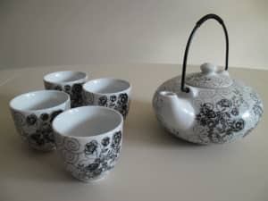 Modern Chinese tea pot and tea cup set - Brand New