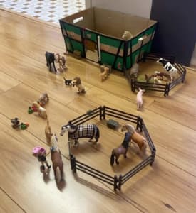 Schleich - Horse Stable and Farm Animals