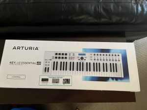 Arturia Keylab Essential 49 MIDI Controller Digital Keyboard LIKE NEW