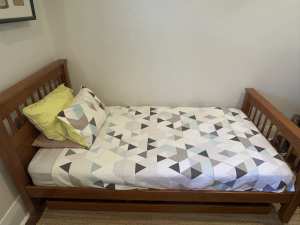 King single bedframe and trundle