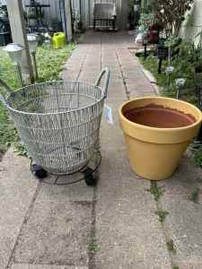 Bulk buy plant baskets & plant pot & accessories